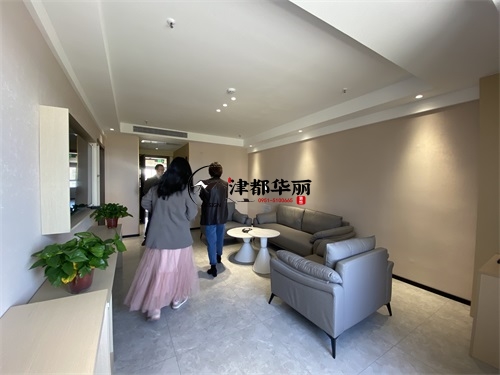 彭阳装修公司|彭阳程封酒店改造装修现场量尺